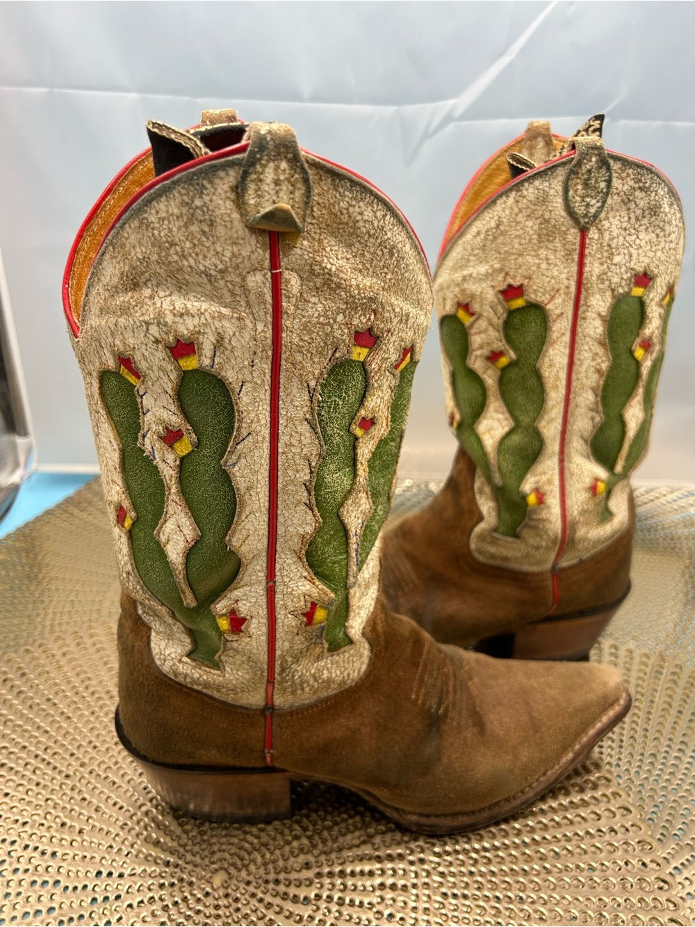 Justin women 6.5 vintage cactus cowgirl boots